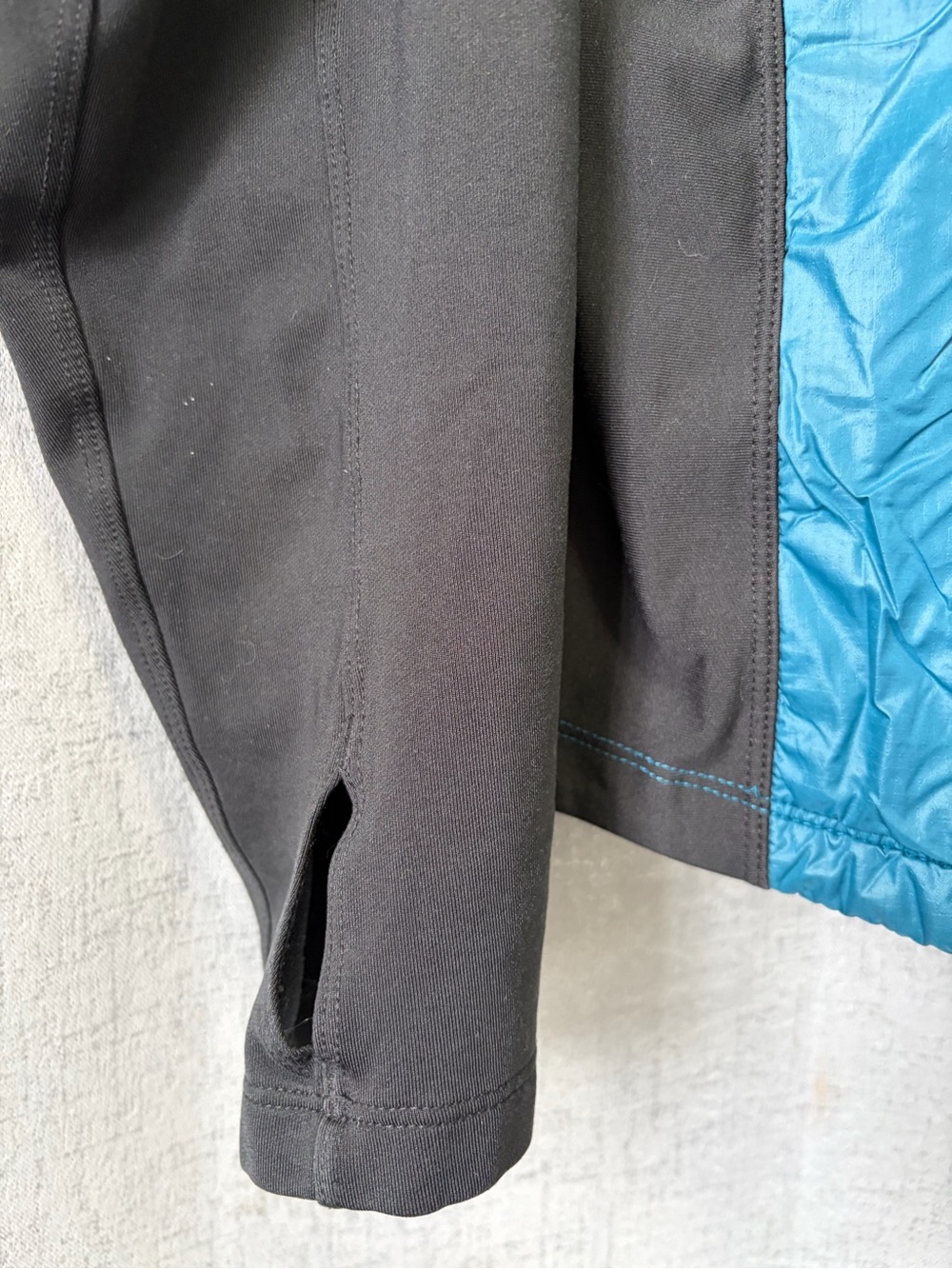 The North Face Men’s Teal Hybrid Jacket with Black Sleeves and Lime Trim - Picture 11 of 11
